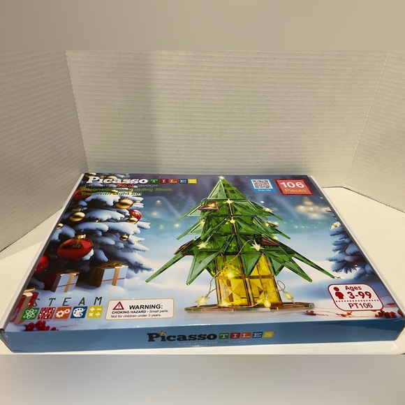 PicassoTiles 106 Piece Magnetic Tiles Light Up LED Christmas Tree Holiday Theme - Picture 3 of 3